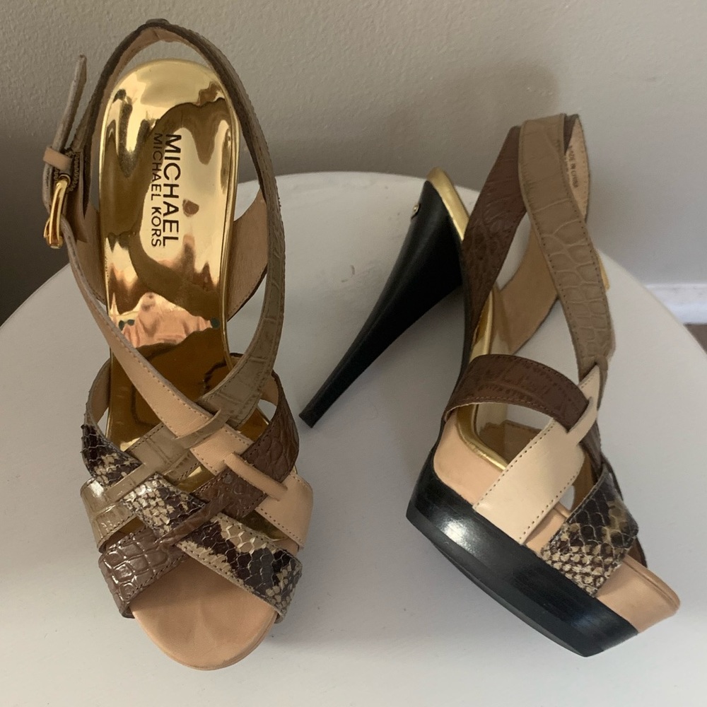 EUC ✨ Michael Kors Niki cross strap sandal - Picture 7 of 11